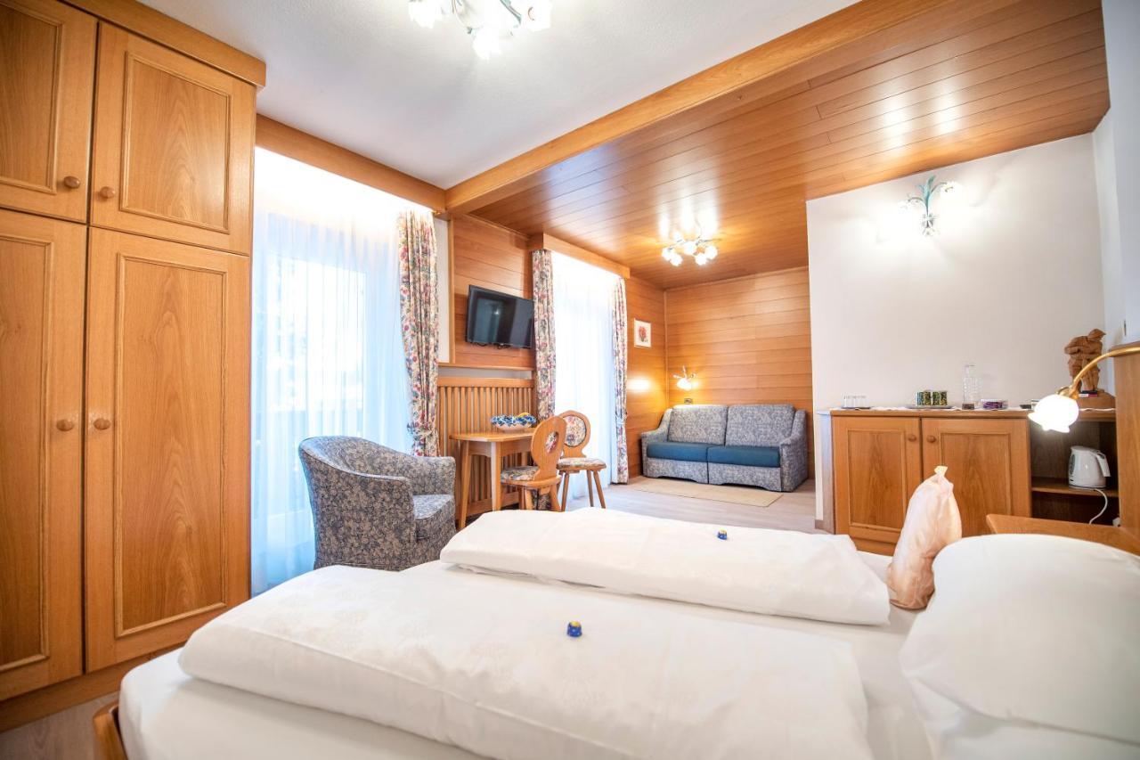 Bed and Breakfast Garni Bondi Wolkenstein in Gröden Exterior foto