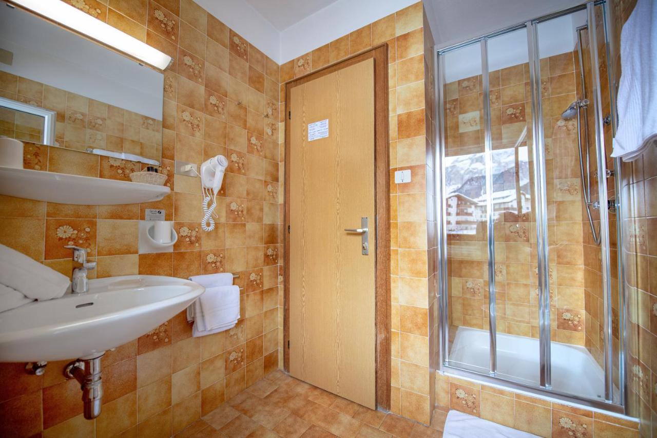 Bed and Breakfast Garni Bondi Wolkenstein in Gröden Exterior foto