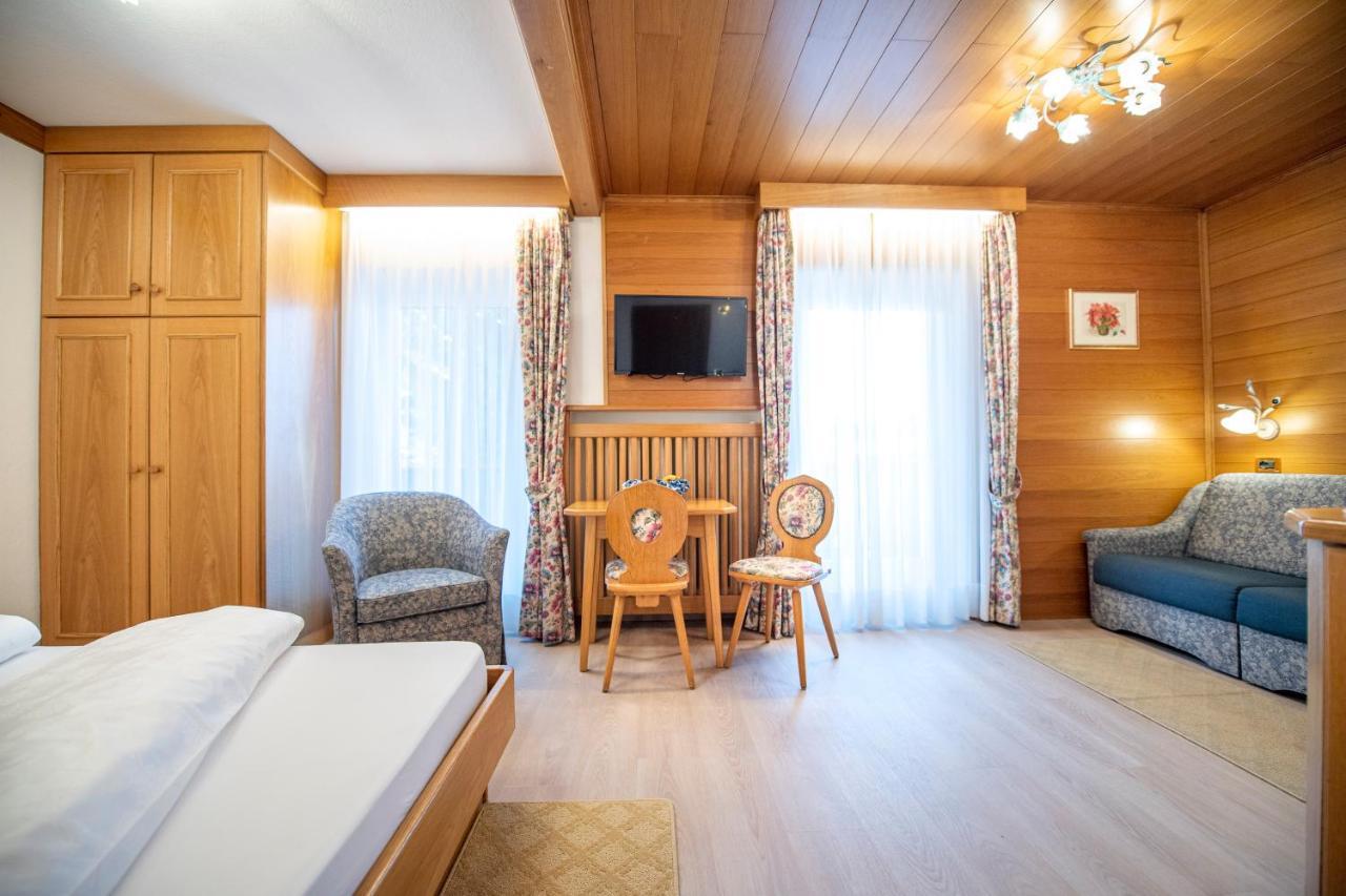 Bed and Breakfast Garni Bondi Wolkenstein in Gröden Exterior foto