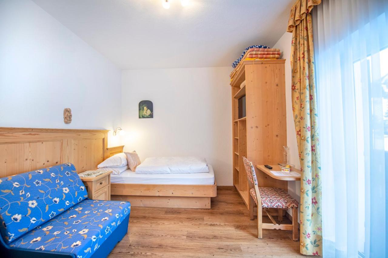 Bed and Breakfast Garni Bondi Wolkenstein in Gröden Exterior foto